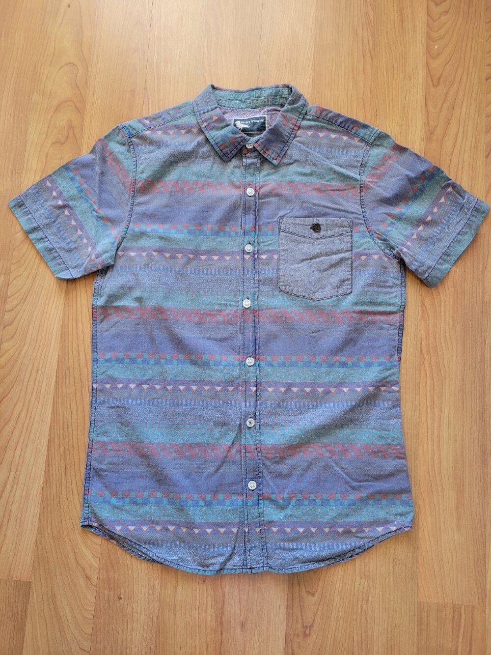 Modern Amusement Men's button up shirt with tribal/geometric pattern - size Med